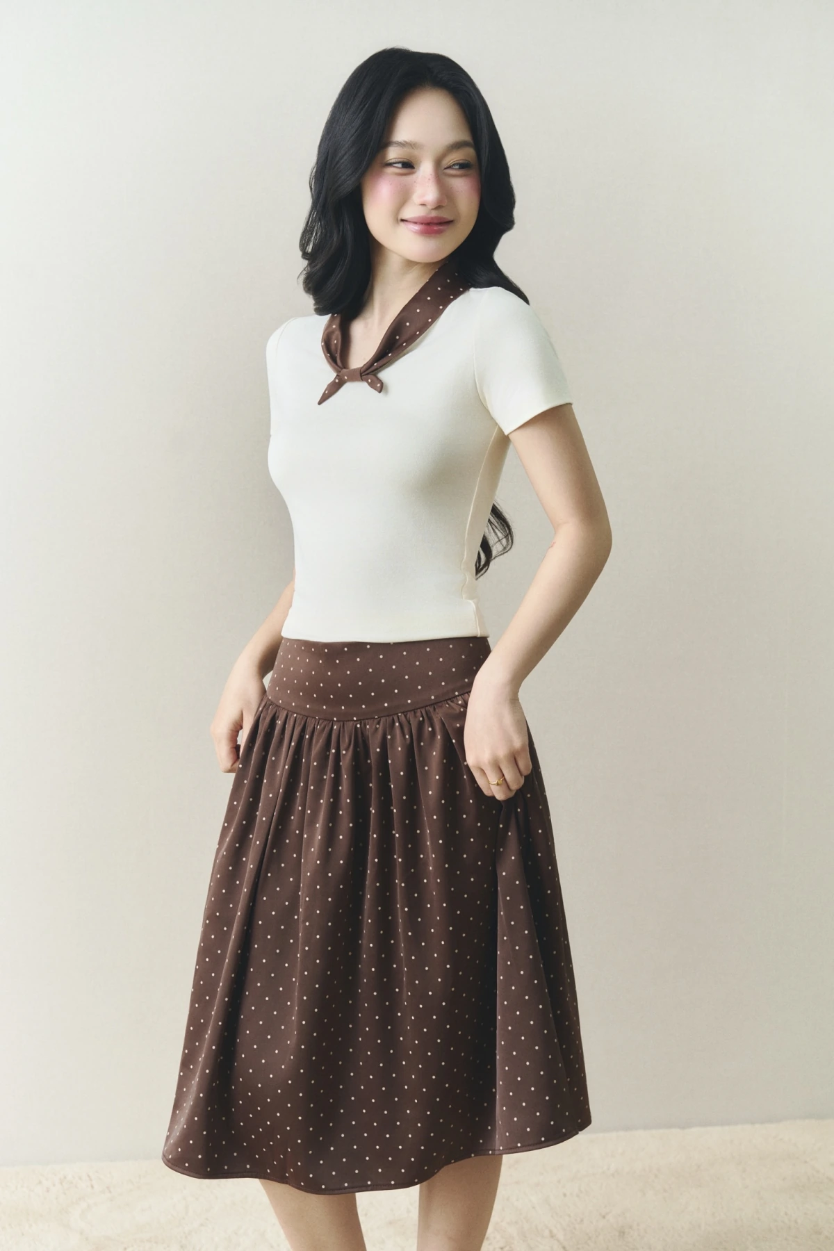 Áo Nora Top kem thanh lịch phối chân váy midi